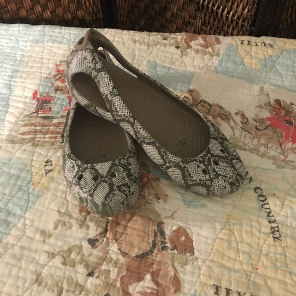 CROCS - Size 7